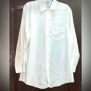 Brooks Brothers Men’s Classic Fit Button Down Dress Shirt Long Sleeve, Pinstripe